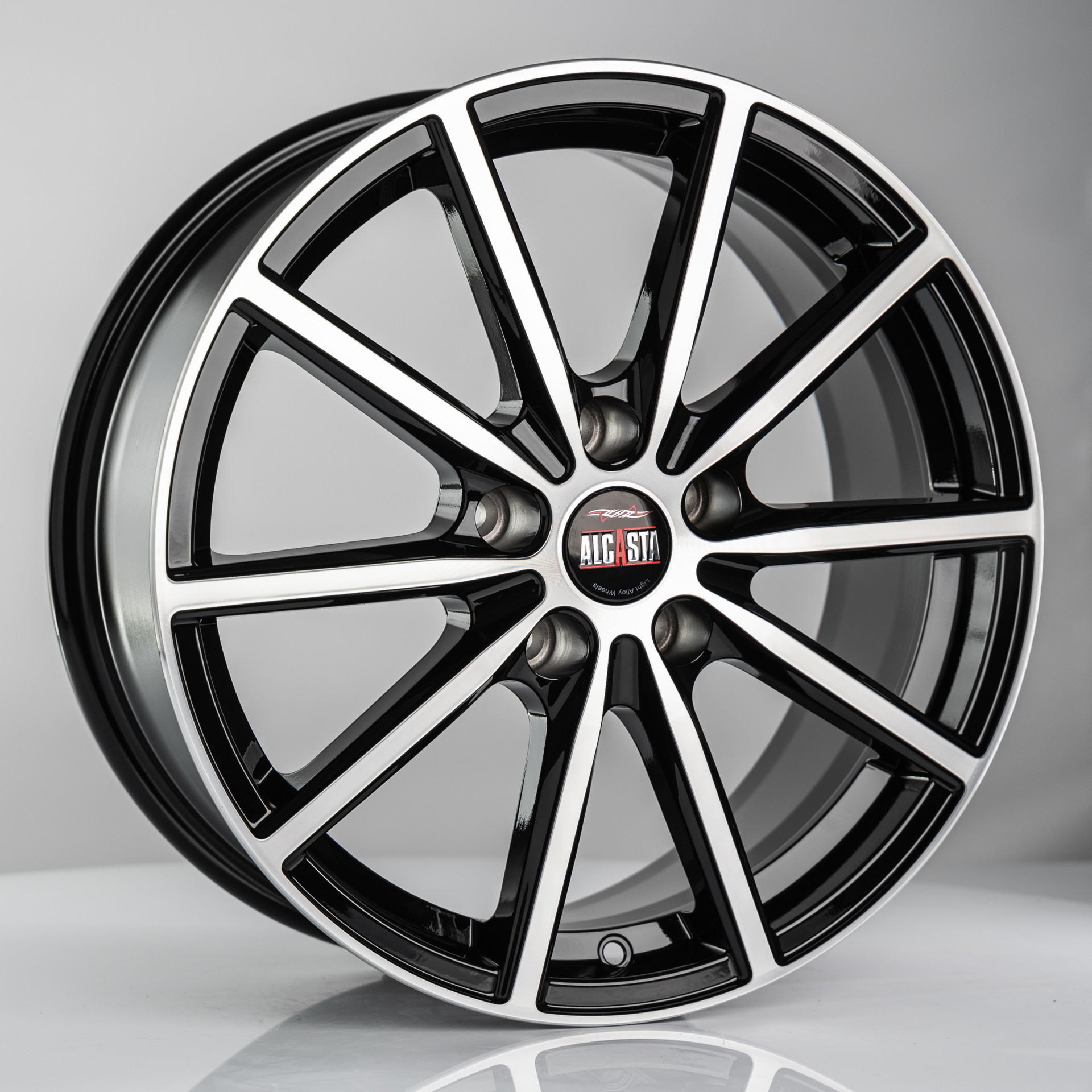 R17 5x114,3 7J ET39 D60,1 Alcasta M61 BKF